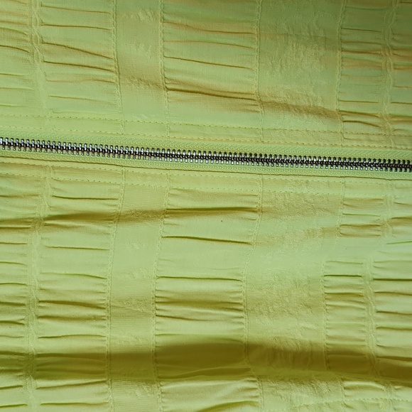 CJ BANKS size 3X zip front lightweight jacket with pockets. Beautiful chartreuse - Picture 2 of 10